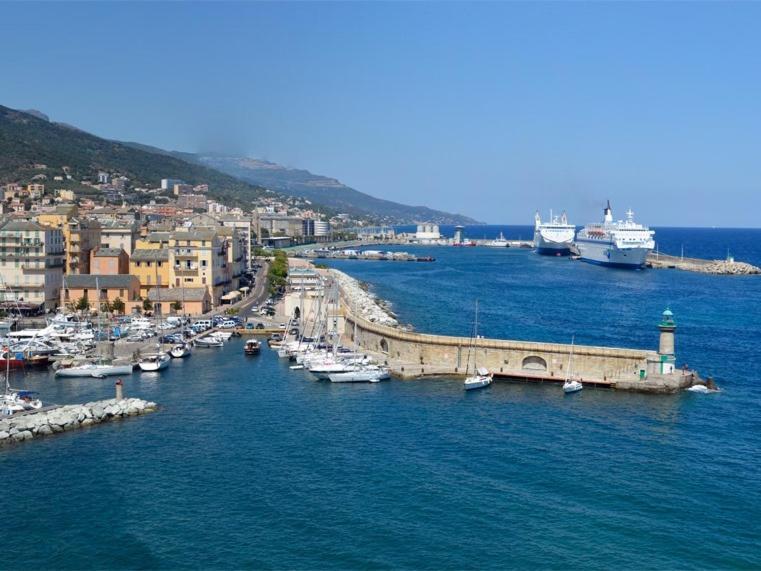 Ernella Appartement Bastia  Buitenkant foto